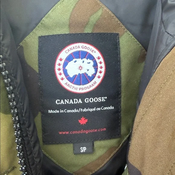 Canada Goose Camouflage Goose Down Jacket with Coyote Fur Trim Size small - Picture 5 of 9
